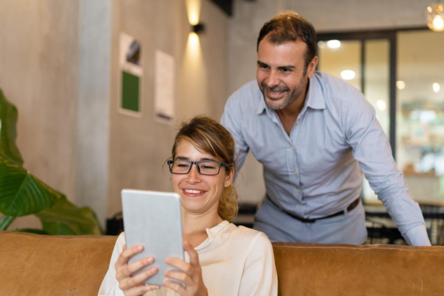 Planification financière moderne avec graphiques et données
